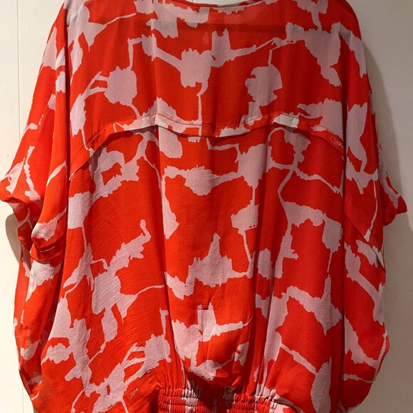🔥 DIANE VON FURSTENBERG just dry cleaned 100% SILK BATWING BLOUSE ORANGE & CREAM - Picture 2 of 3